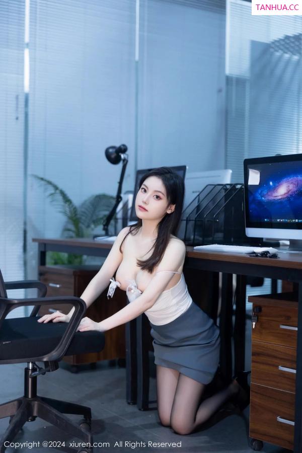 [XiuRen]高清写真图 2024.01.05 No.7923 豆瓣酱 OL丝袜